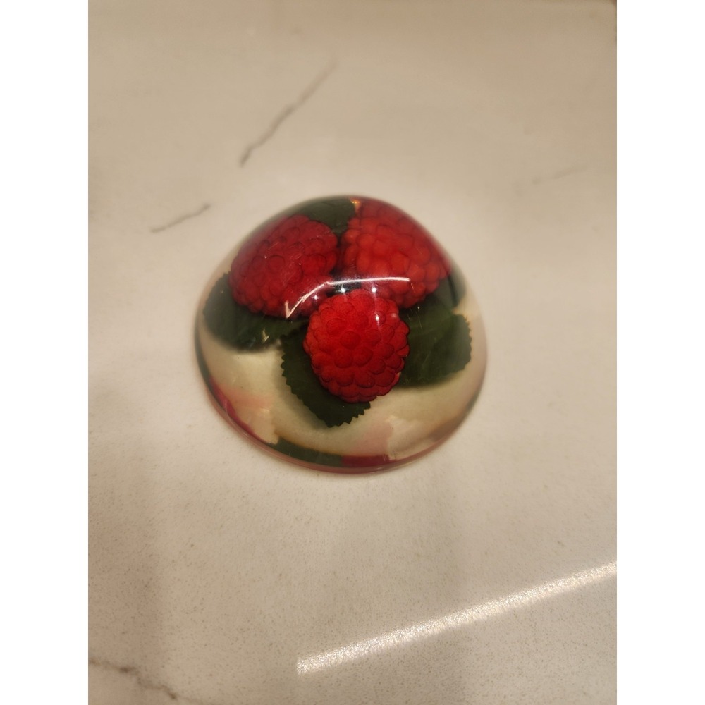 Vintage Domed Clear Acrylic Lucite And Red Raspberry Fruit Paperweight 3 Inches - Picture 4 of 7